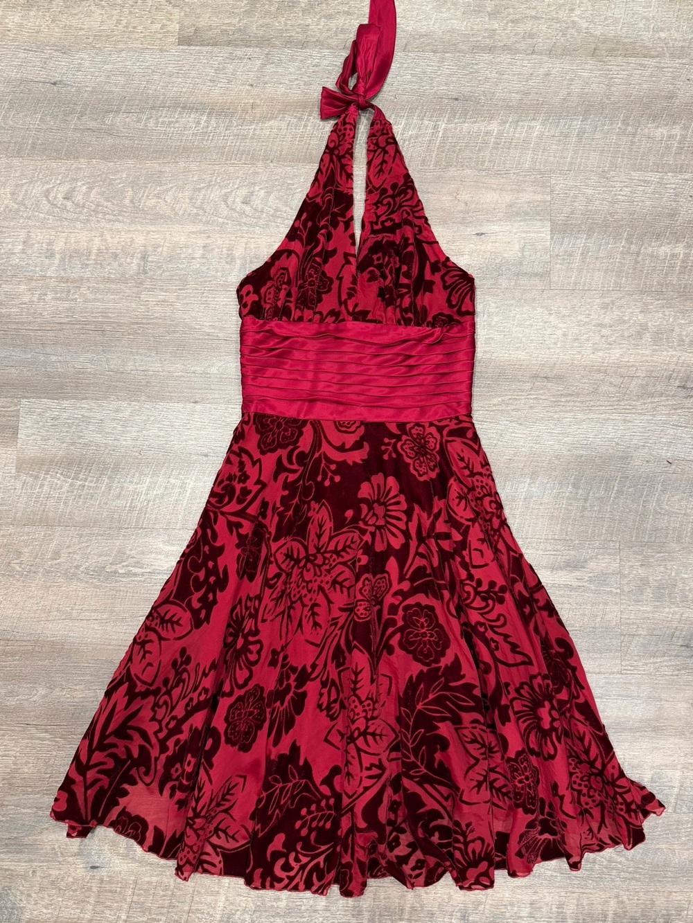 Beautiful vintage Y2K Ixe dress featuring a romantic red floral design with luxu